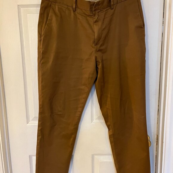 Banana Republic men's chino pants. - Picture 1 of 5